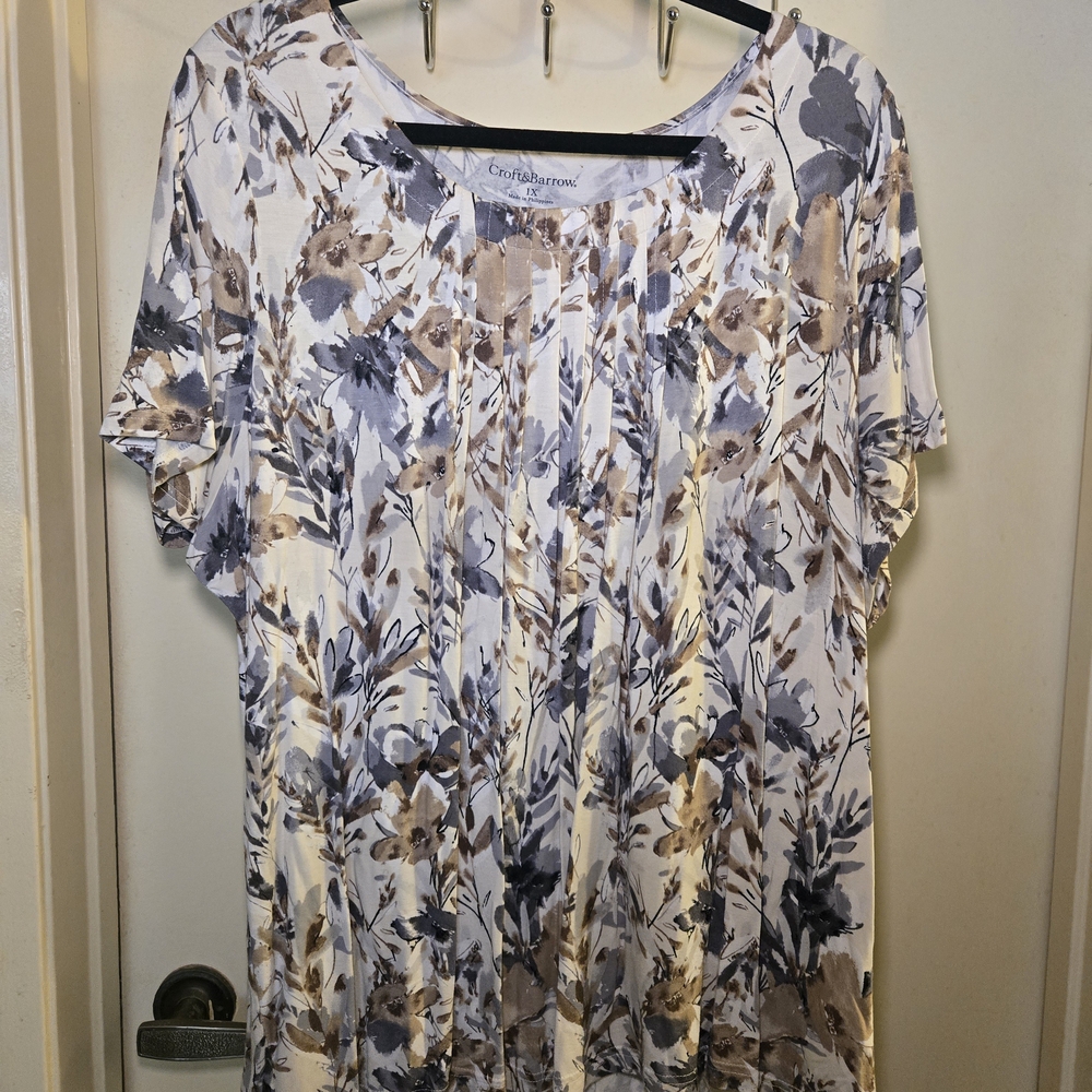 Croft‎ & Barrow Women's Floral Top - Blue and Tan